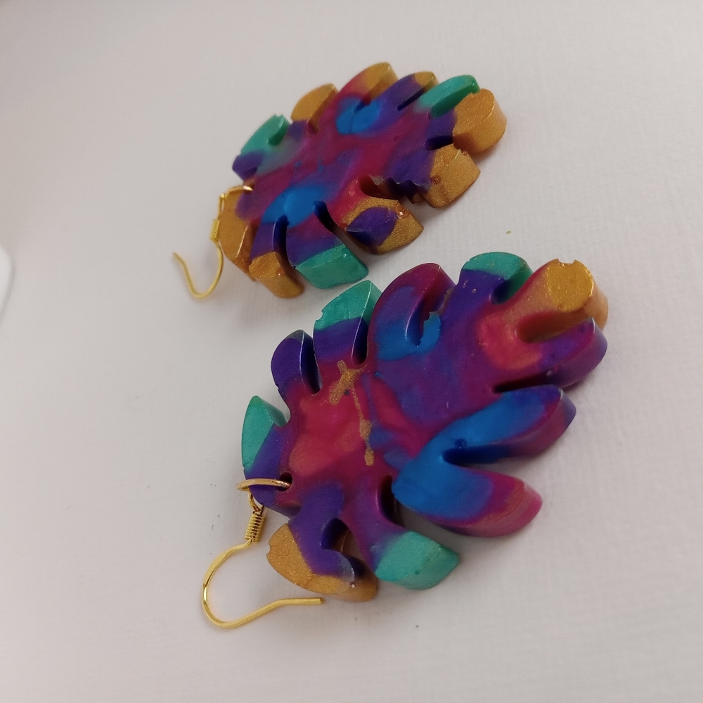Colorful Leaf-Shaped Earrings - Picture 7 of 7